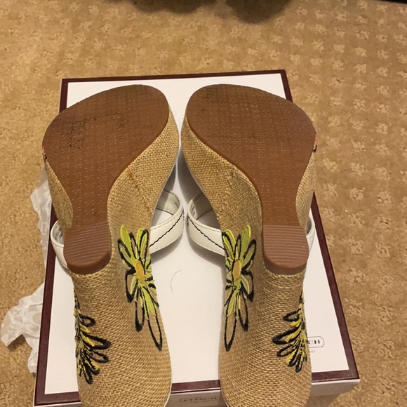 Pristine Coach Maddie Wedges🐝 - Picture 10 of 10